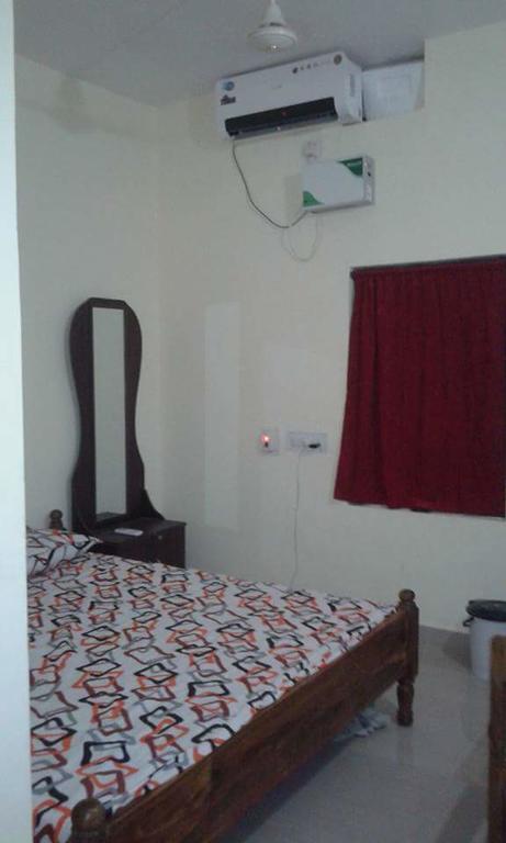 Sri Krishna Guest House & Reasturant Konarka Buitenkant foto